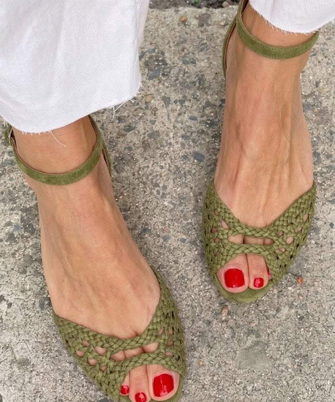 Eliane | Goldene Sandalen mit Flechtdesign