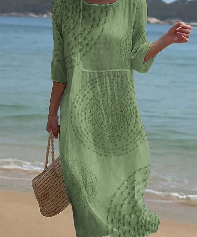 Besticktes Kleid in mehreren Farben