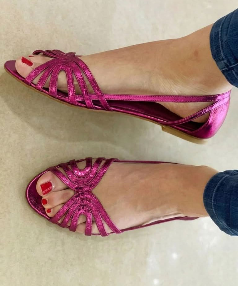 Lea | Goldene Lichtglanz-Sandalen
