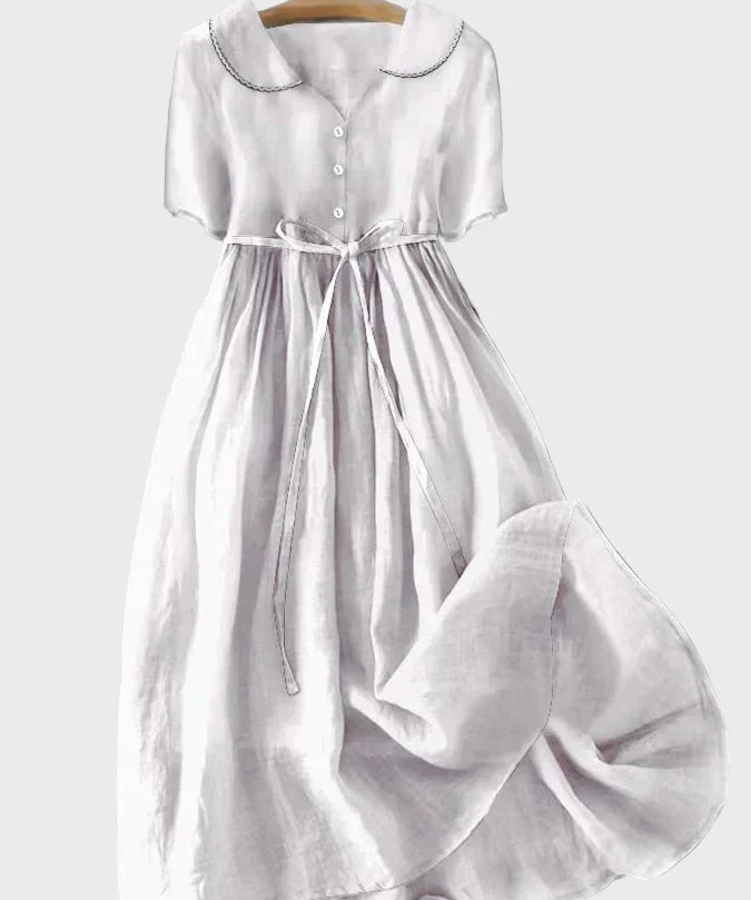 Klassisches Kleid mit Knöpfen